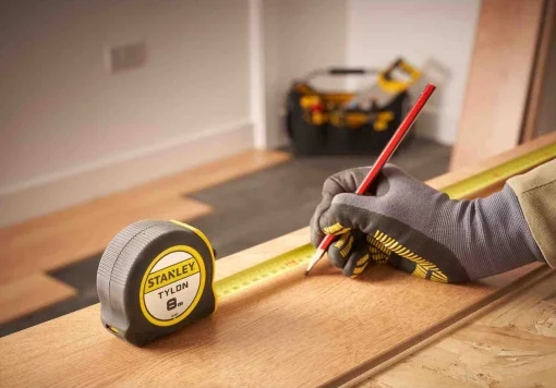 Рулетка вимірювальна Tylon ™ довжиною 8 м, шириною 25 мм, в пластмасовому корпусі STANLEY 0-30-657