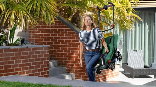 Газонокосарка акумуляторна Bosch CityMower 18V-32-300 18В 32см 31л 30-60мм 8.8кг без АКБ та ЗП