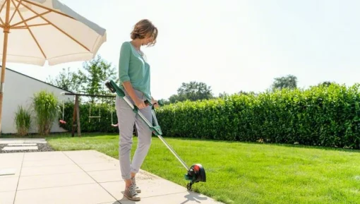 Тример садовий акумуляторний Bosch UniversalGrassCut 18V-260 1х2.5А·год 26см 2.3кг