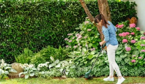 Тример садовий акумуляторний Bosch UniversalGrassCut 18V-26 26см 2.3кг без АКБ та ЗП