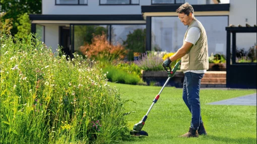 Тример садовий акумуляторний Bosch UniversalGrassCut 18V-26-500 1х2.5А·год 26см ЗП AL 18V-20 3.5кг