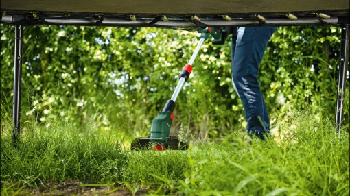 Тример садовий акумуляторний Bosch UniversalGrassCut 18V-26-500 1х2.5А·год 26см ЗП AL 18V-20 3.5кг