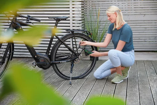 Компресор автомобільний акумуляторний Bosch EasyPump, 3.6 В, 3 Ач, 10.3 бар, 10 л/хв, 0.4кг