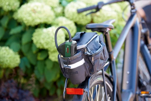 Компресор автомобільний акумуляторний Bosch EasyPump, 3.6 В, 3 Ач, 10.3 бар, 10 л/хв, 0.4кг