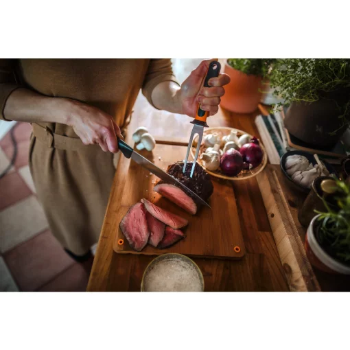 Кухонний ніж для м'яса Fiskars Functional Form, 21см, нержавіюча сталь, пластик, чорний