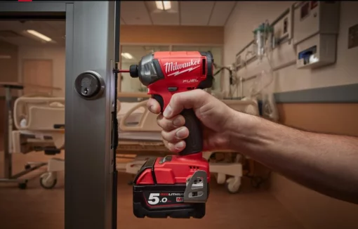 Винтоверт акумуляторний гідравлічний 1/4'' HEX MILWAUKEE, M18 FUEL FQID-502X, 50Нм (+ заряд. устройство, 2 аккум.Х 5Ач, кейс)