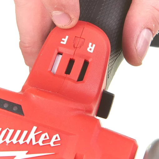 Субкомпактна багатофункціональна відрізна машина MILWAUKEE M12 FCOT-422X FUEL 4933464619 (+ заряд.пристрій, 2 акум., HD кейс)