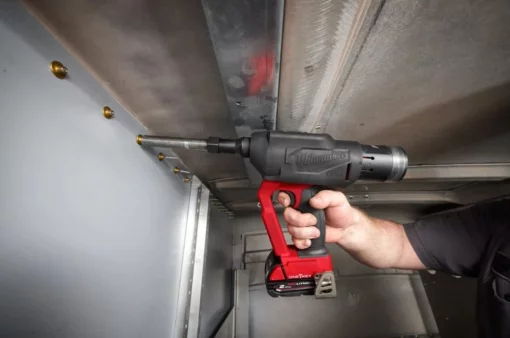 Заклепочник акумуляторний для замкових болтів MILWAUKEE M18 ONEFLT-0X, (Ø4,8-6,4мм) (каркас)