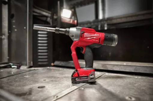 Заклепочник акумуляторний для замкових болтів MILWAUKEE M18 ONEFLT-0X, (Ø4,8-6,4мм) (каркас)