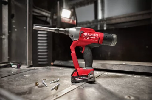 Заклепочник акумуляторний для замкових болтів MILWAUKEE M18 ONEFLT-0X, (Ø4,8-6,4мм) (каркас)