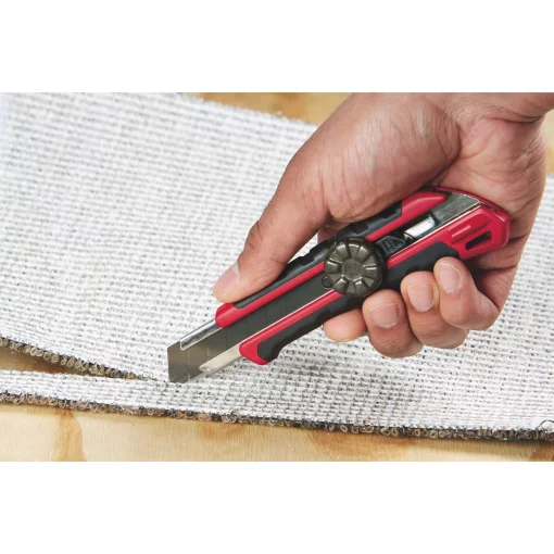 Ніж висувний з сегментованим лезом MILWAUKEE, 18мм