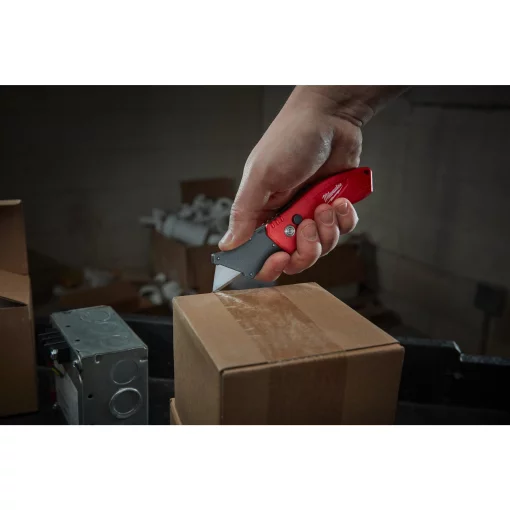 Ніж складний з трапецевидним лезом FASTBACK Compact MILWAUKEE компактний