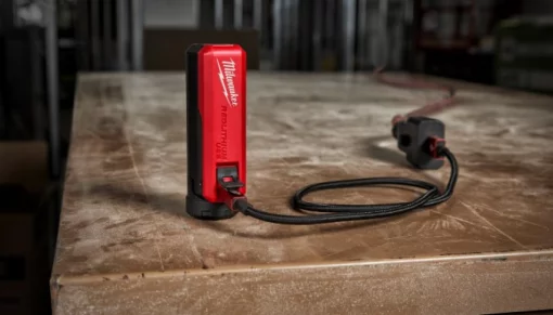 Акумулятор Li-Ion Повербанк 2,1А PPS-301 с зарядним пристроєм USB L4 MILWAUKEE 4932493335