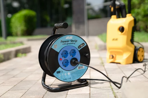 Подовжувач мережевий 2E 4хТип F, 3х1.5мм кв, 16A, на котушці, 20м, чорно-синій