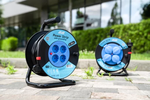 Подовжувач мережевий 2E 4хТип F, 3х1.5мм кв, 16A, на котушці, 20м, чорно-синій