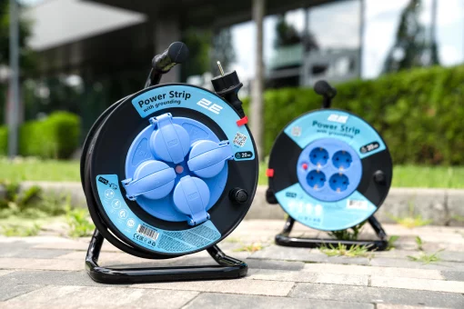 Подовжувач мережевий 2E 4хТип F, 3х1.5мм кв, 16A, на котушці, 20м, чорно-синій