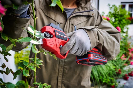 Секатор акумуляторний Einhell Professional GP-LS 18/28 Li BL - Solo PXC 18В товщ. 28/14мм сталь SK5 0.82кг без АКБ та ЗП