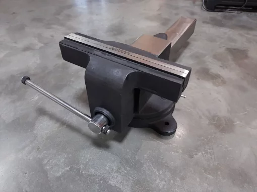 Лещата слюсарні 300мм чавунні поворотні