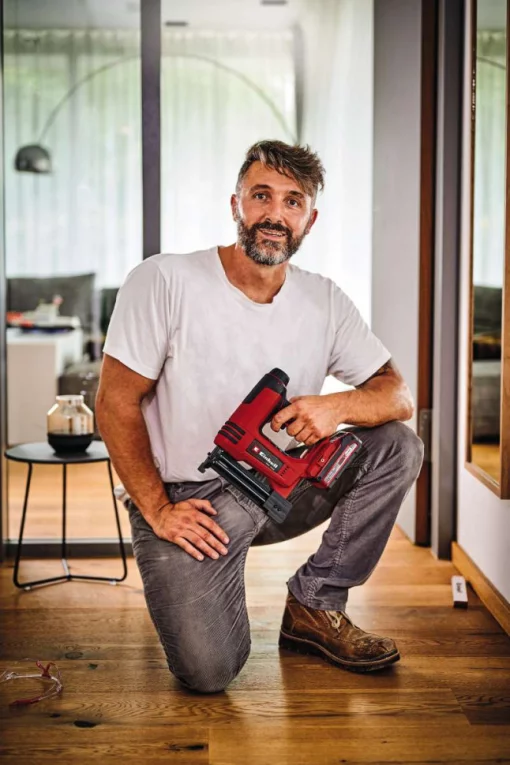 Степлер-цвяхозабивач акумуляторний Einhell TE-CN 18LI - Solo PXC 18В скоба 16-22/5.7мм цвяхи 15-32/1мм 20уд/хв 2.07кг без АКБ та ЗП