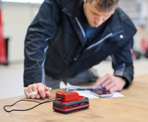 Зарядний пристрій USB акумуляторний Einhell TC-CP 18 Li USB A/C - Solo PXC 18В Type-A/Type-C 2 A 0.06кг без АКБ та ЗП