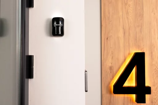 Датчик руху та розбиття скла типу "штора" U-Prox PIR Combi VB Black, бездротовий, чорний