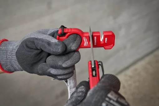 Точилка для ножів і ножиць Milwaukee, 54х195х38мм, 2 етапи заточування, ABS-пластик