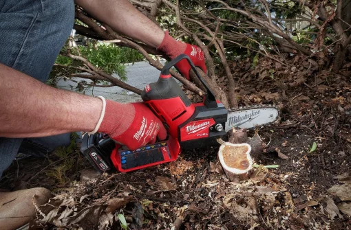 Пила ланцюгова акумуляторна Milwaukee M12 FUEL FHS-602X 12В 2х6А·год шина 15см кейс 1.9кг