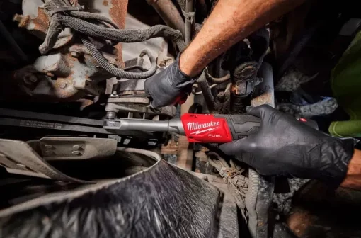 Гайковерт ударний кутовий акумуляторний Milwaukee M12 FPTR-0 12В 81Нм 350об/хв +набір приладдя 1.2кг без АКБ та ЗП