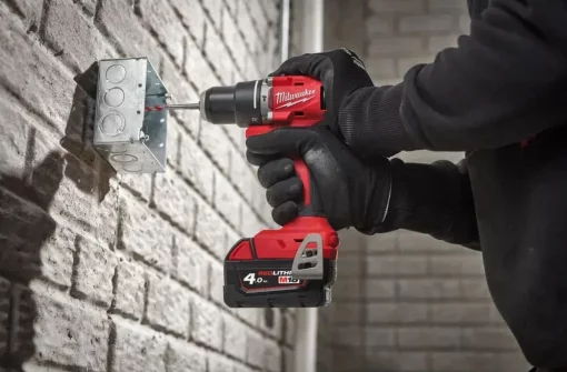 Шурупокрут-дриль акумуляторний Milwaukee М18 BLPDRC-422С 18В 1х2А·год 1х4А·год 60Нм 500·1700об/хв ЗП M12-18C кейс 1.5кг