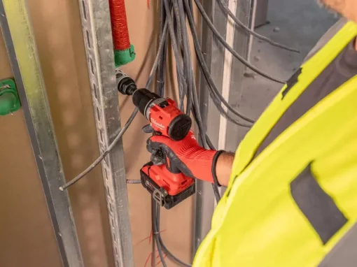 Шурупокрут-дриль акумуляторний Milwaukee BLDDRC-502С 18В 2х5А·год 60.5Нм 0·1700об/хв ЗП M12-18C кейс 1.5кг