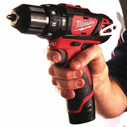 Шурупокрут-дриль акумуляторний Milwaukee M12 BPD-202C 12В 2х2А·год 30Нм 0·1500об/хв ЗП C12C жилет кейс 1.2кг