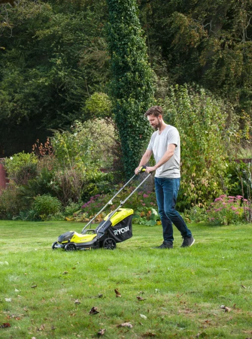 Газонокосарка акумуляторна Ryobi ONE+ RLM18X33B-40 18В акб 1х4А·год 33см 35л 25-65мм 8.7кг