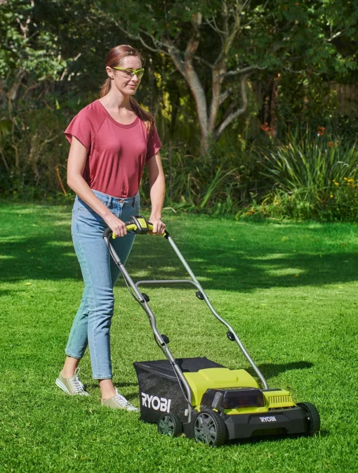 Аератор-скарифікатор акумуляторний Ryobi ONE+ RY18SFX35A-240 18В акб 2х4А·год 35см 55л 10кг