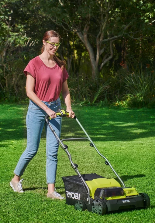 Аератор-скарифікатор акумуляторний Ryobi ONE+ RY18SFX35A-240 18В акб 2х4А·год 35см 55л 10кг