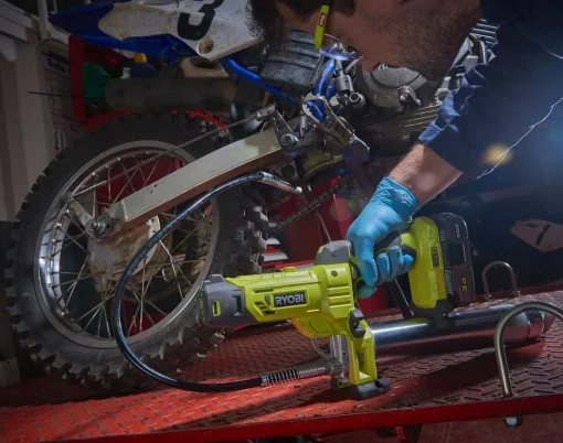 Пістолет мастильний акумуляторний Ryobi ONE+ R18GG-0 18В 210г/хв 690бар 0.35кг без АКБ та ЗП