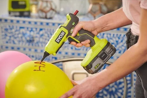 Пістолет клейовий Ryobi ONE+ RGL18-0 18В стрижні 11/12мм 200/130° без АКБ та ЗП