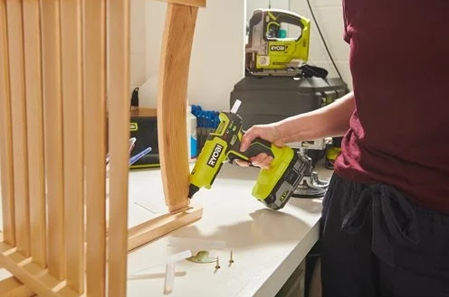 Пістолет клейовий Ryobi ONE+ RGL18-0 18В стрижні 11/12мм 200/130° без АКБ та ЗП