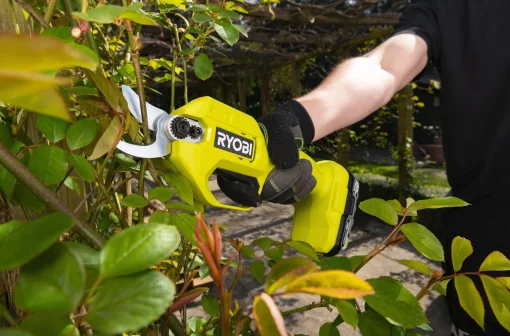 Секатор акумуляторний Ryobi ONE+ RY18SCA-0 18В d різа 25мм 0.74кг без АКБ та ЗП