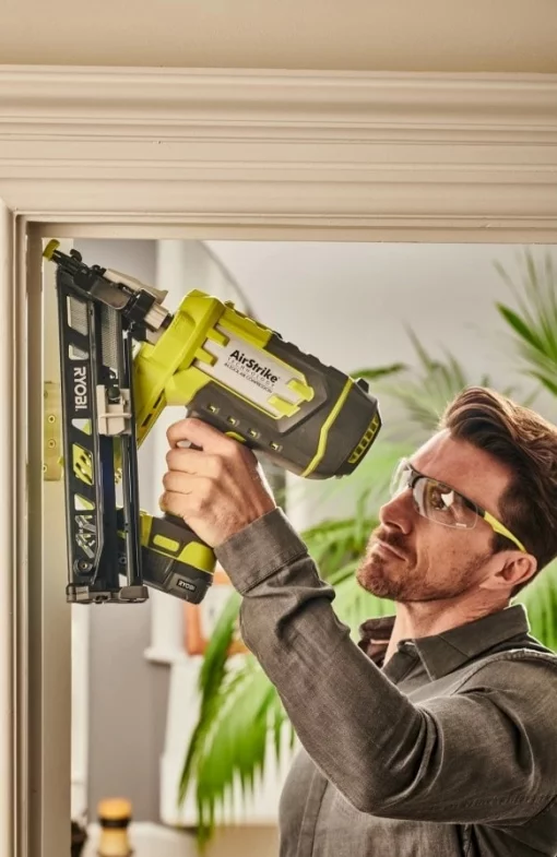 Цвяхозабивач акумуляторний Ryobi ONE+ R15GN18-0 18В цвяхи 24-64мм 3.1кг без АКБ та ЗП