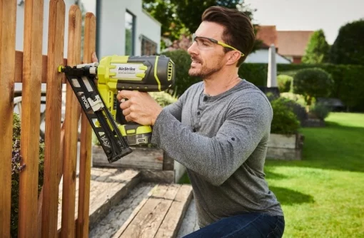 Цвяхозабивач акумуляторний Ryobi ONE+ R15GN18-0 18В цвяхи 24-64мм 3.1кг без АКБ та ЗП