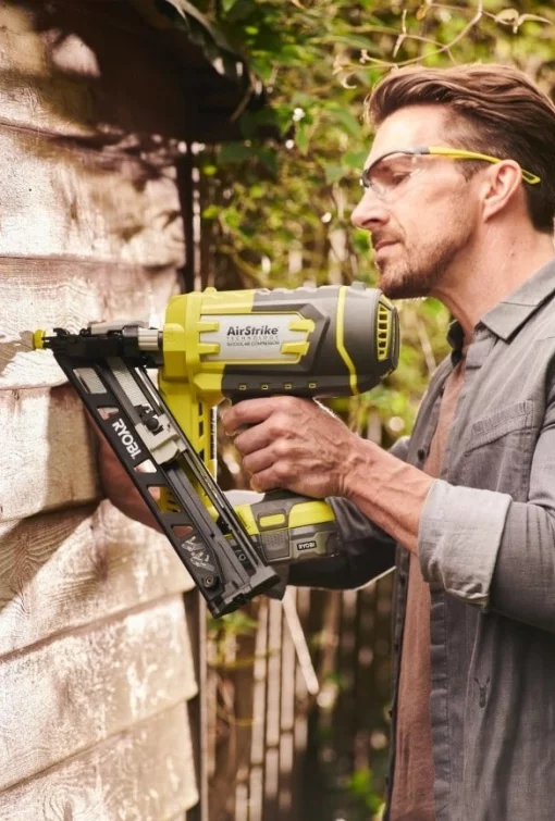 Цвяхозабивач акумуляторний Ryobi ONE+ R15GN18-0 18В цвяхи 24-64мм 3.1кг без АКБ та ЗП