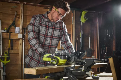 Пила торцювальна акумуляторна Ryobi ONE+ RMS18190-0 з протяжкою 18В диск 190мм 10.5кг без АКБ та ЗП