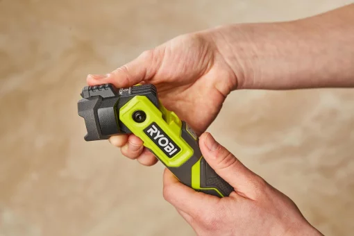 Ліхтар ручний акумуляторний Ryobi USB Lithium RLP4-0 4В 640лм 3 функції освітлення поворотна головка магніт 0.18кг без АКБ та ЗП