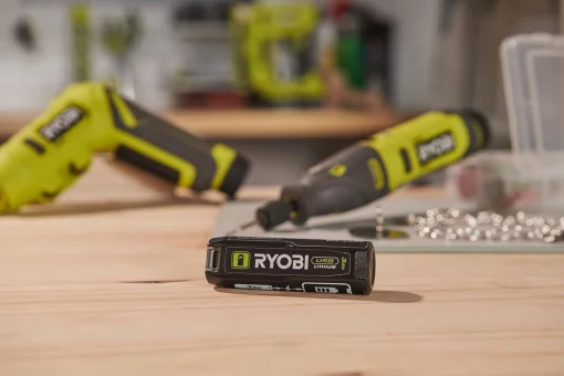 Акумулятор Ryobi USB Lithium RB4L30 4В 3А·год функція power bank 0.06кг