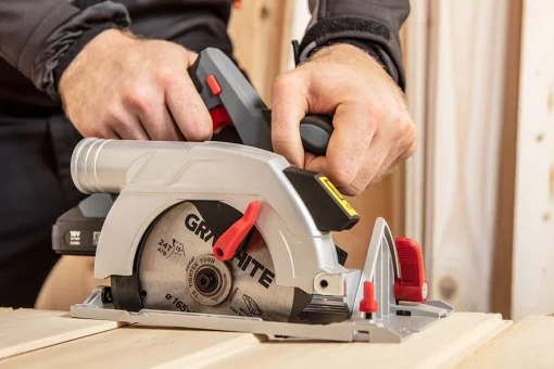 Пила дискова акумуляторна GRAPHITE Energy+ 18В 165мм 2.95кг без АКБ та ЗП