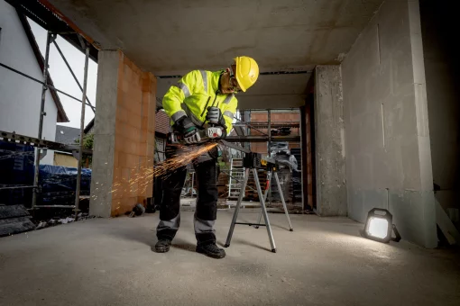 Шліфмашина кутова акумуляторна Metabo WVB 18 LT BL 11-125 Quick 125мм 18В 2х5.5А·год 2800-10000об/хв 1.8кг