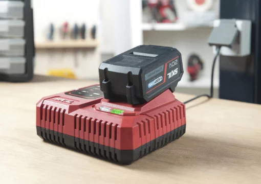 Зарядний пристрій SKIL CR1E3123AA 20В 6А 0.8кг