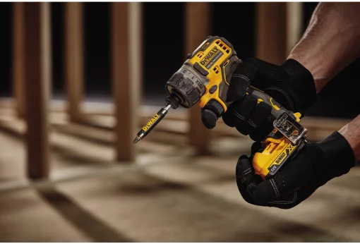 Шурупокрут акумуляторний безщітковий DeWALT DCF601D2