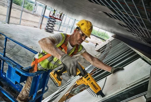 Шурупокрут акумуляторний DeWalt XR Li-Ion 18В 30Нм 4400об/хв 1.08кг без АКБ та ЗП