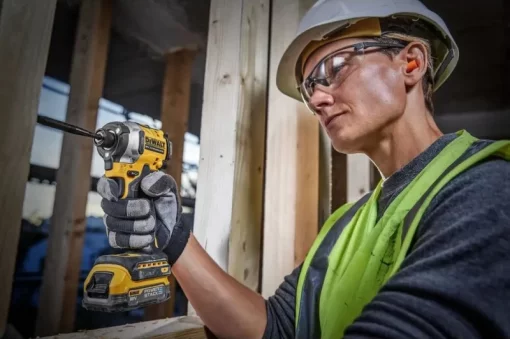 Шурупокрут ударний акумуляторний DeWalt XR Li-Ion PowerStack 18В 1х1.7А·год 206Нм 3250об/хв 3800уд/хв кейс 0.95кг